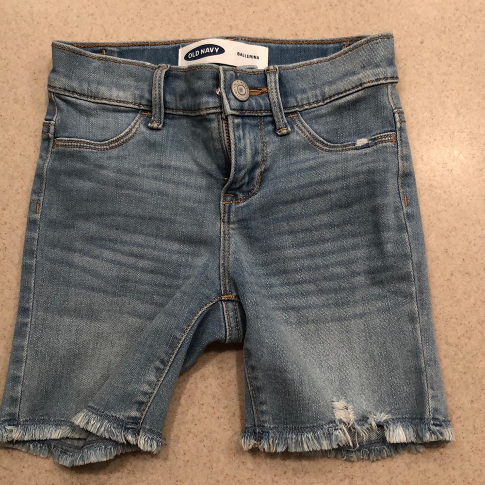 Girls Old Navy size 6 Ballernia short jean